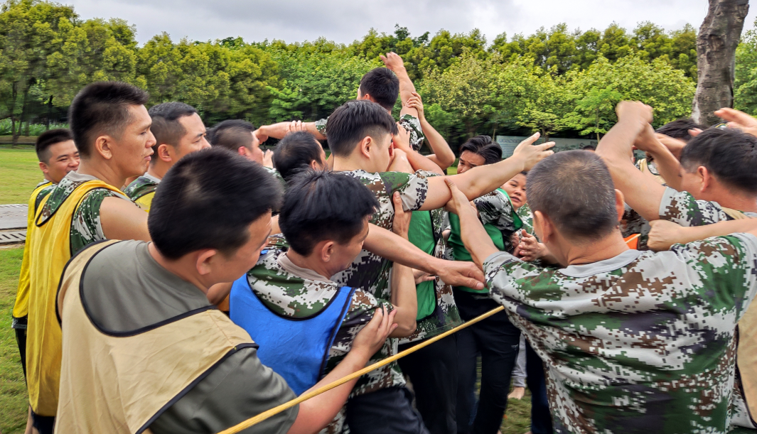 廣州拓展項(xiàng)目-穿越電網(wǎng)