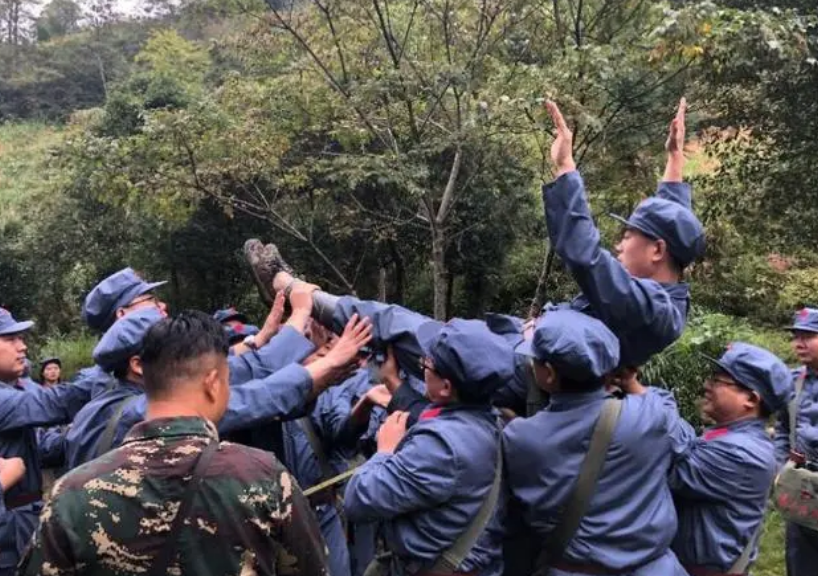 廣州拓展游戲-強(qiáng)渡金沙江