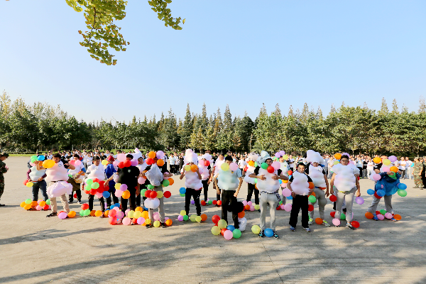 廣州拓展游戲-氣球巨人